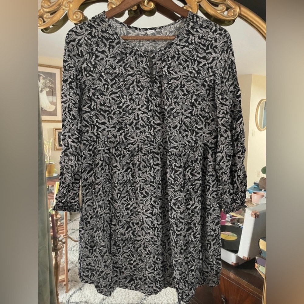 Old Navy Long Sleeve Black Shirt Blouse with White Florals